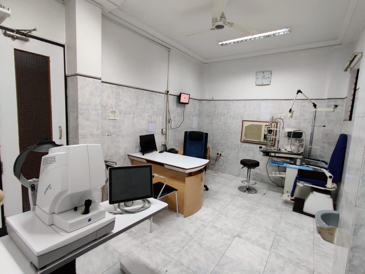 Consultation-room1-1200x900